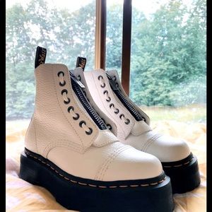 Dr. Martens Sinclair (white)